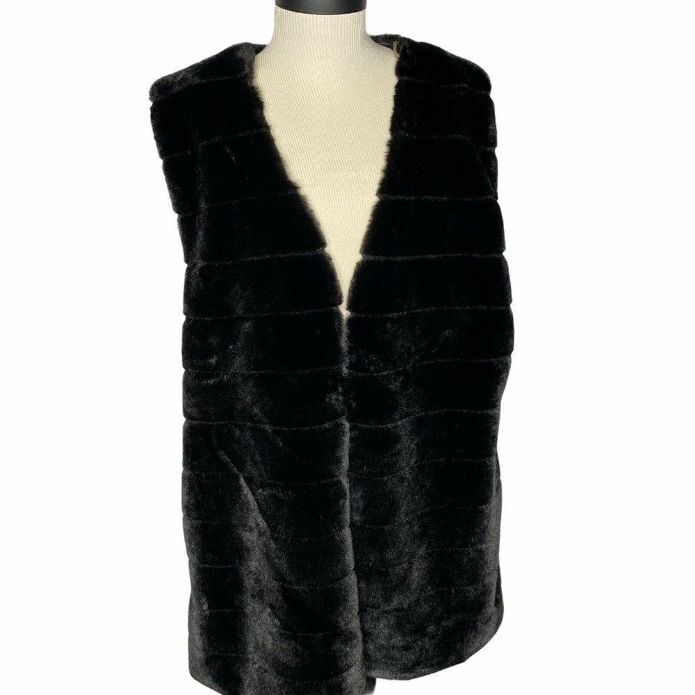 Echo Black Faux Fur Vest NWT Women’s size M/L